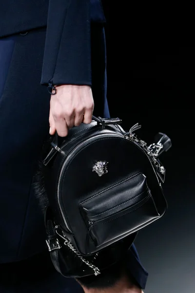 Look 3